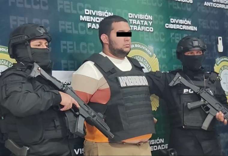 Image default